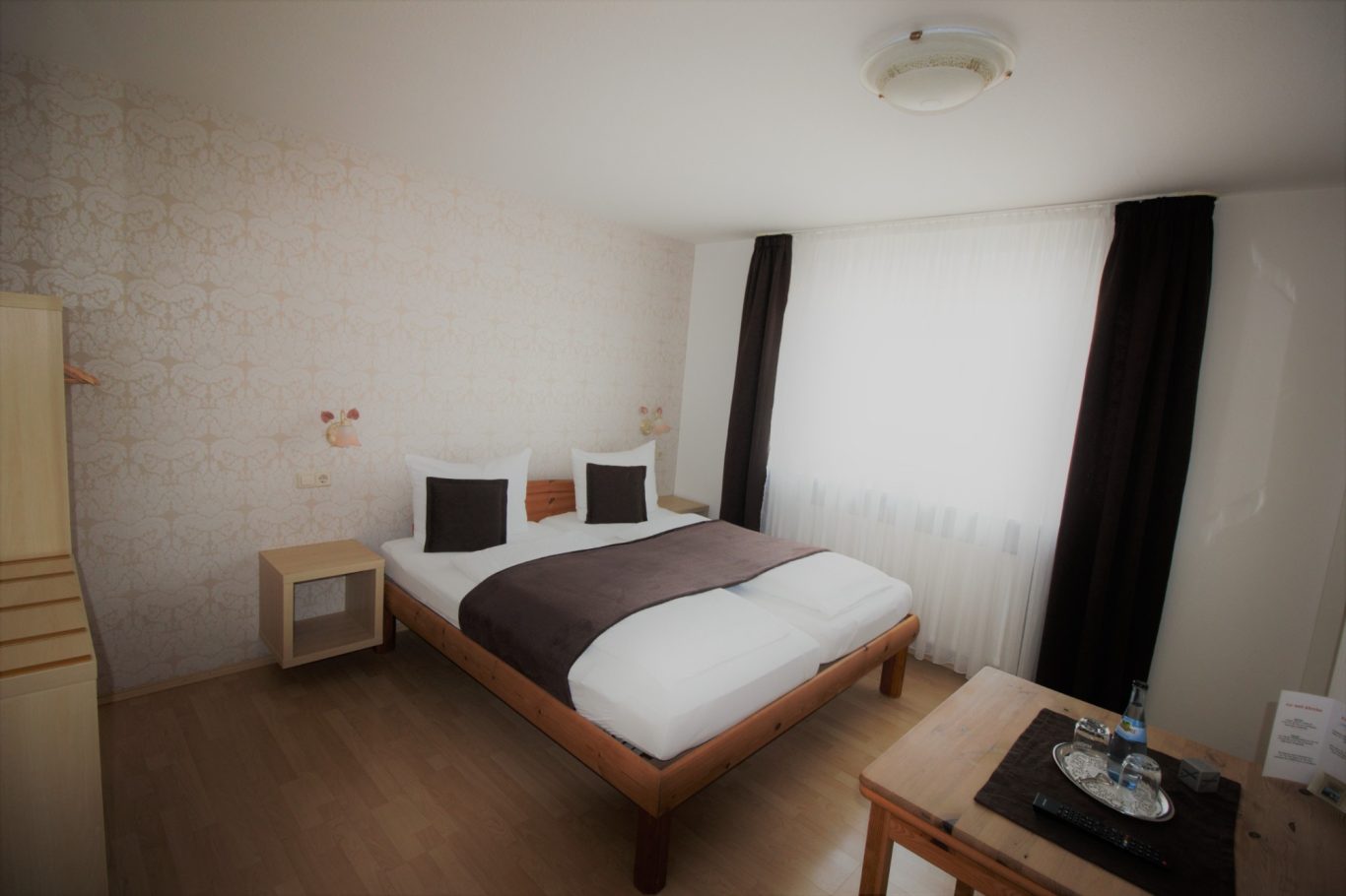 Zimmer Hotel Wirtshaus Krone Zimmer im Hotel Wirtshaus Krone in Friedrichshafen-Ettenkirch
